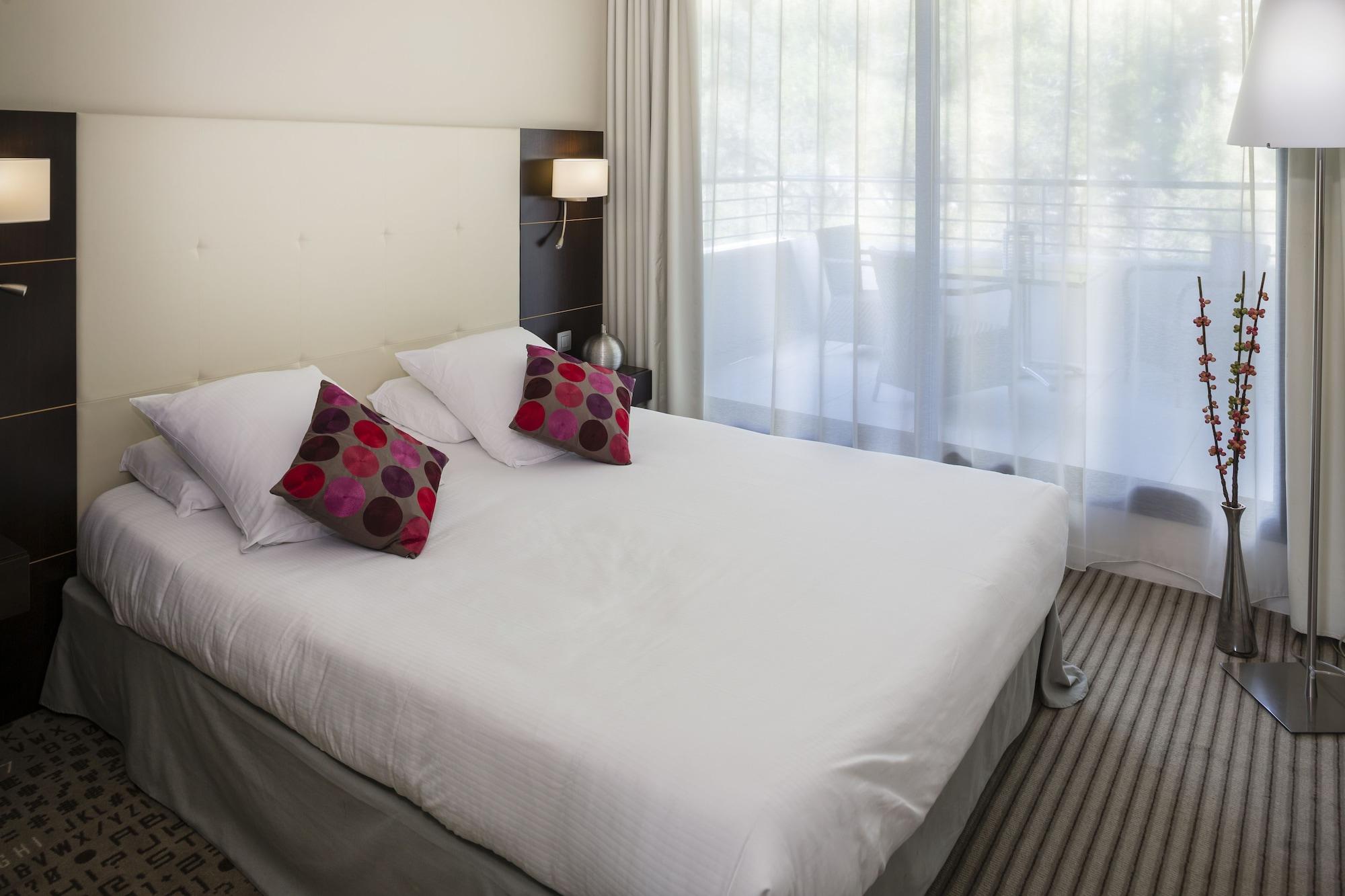 Mercure Aix-En-Provence La Duranne Gare Tgv Kültér fotó