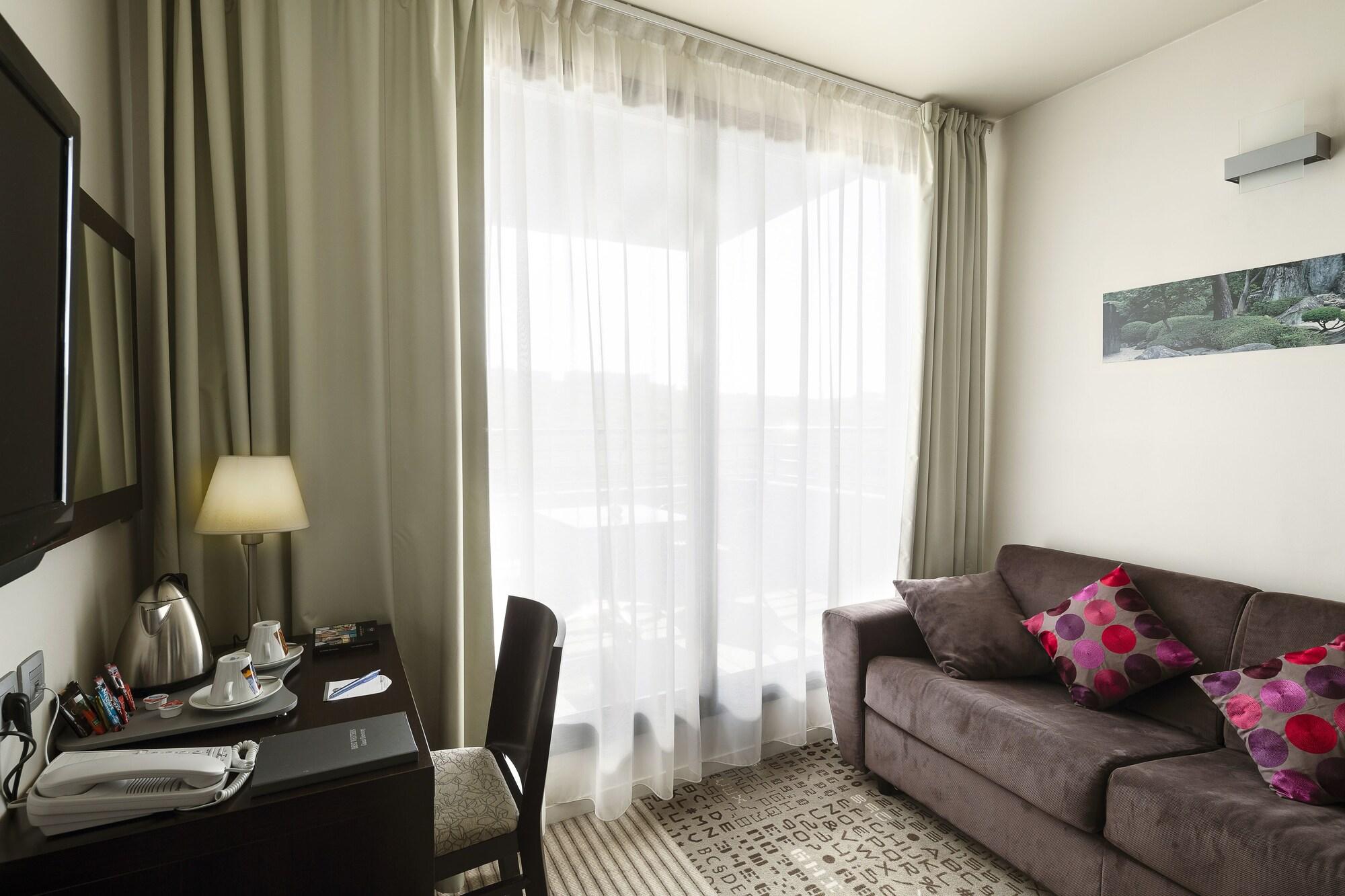 Mercure Aix-En-Provence La Duranne Gare Tgv Kültér fotó
