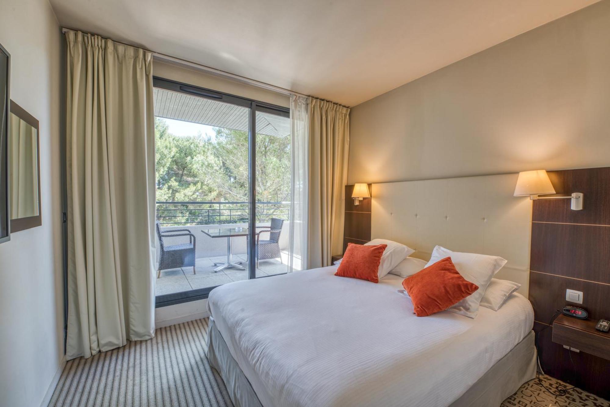 Mercure Aix-En-Provence La Duranne Gare Tgv Kültér fotó